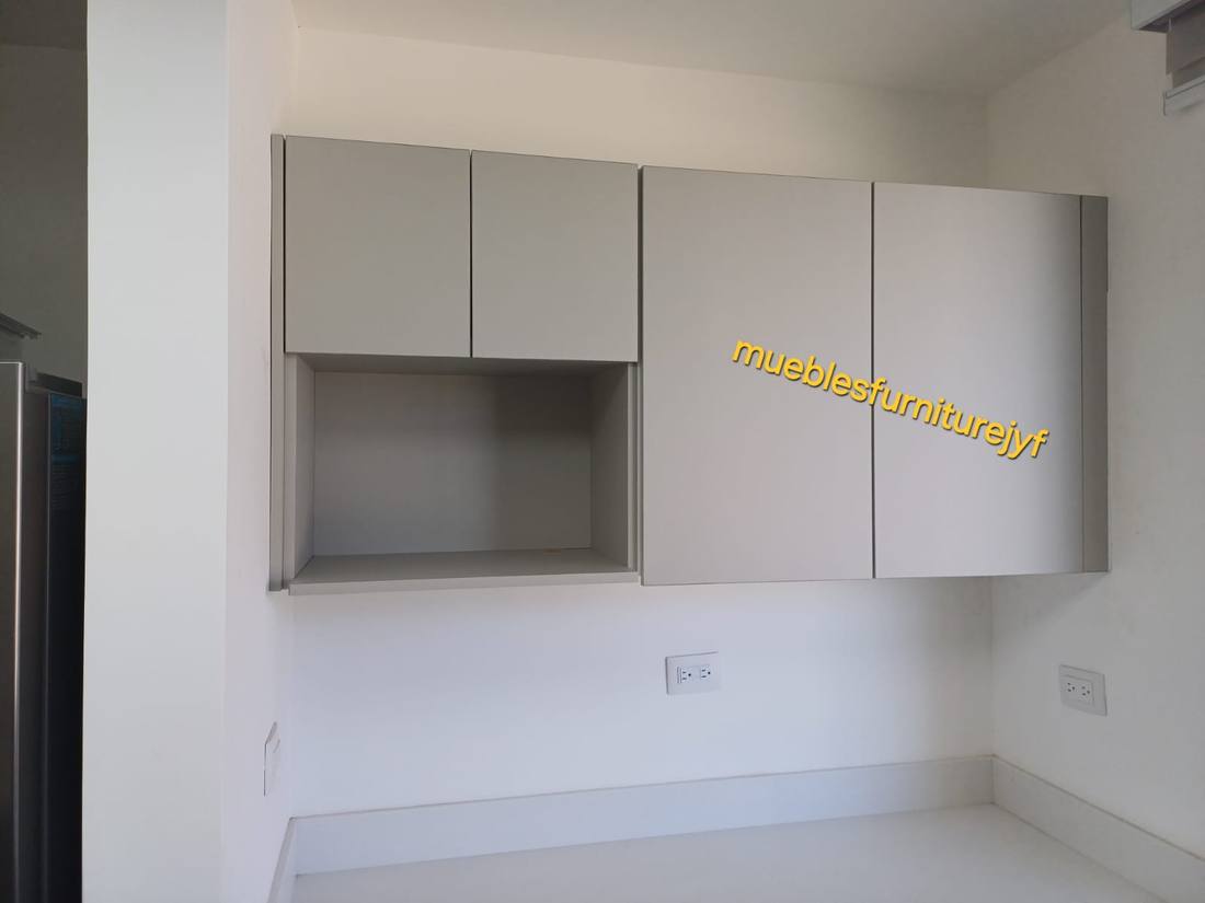 Gabinetes aéreos de cocina en melamina gris